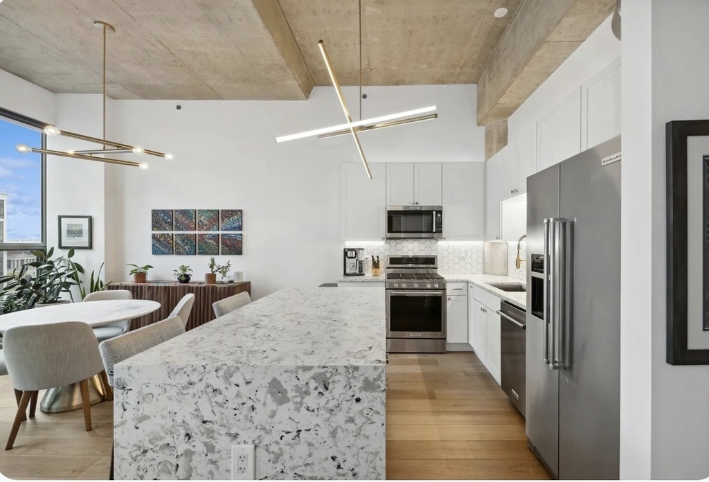 125 E 13th Street - Photo 4
