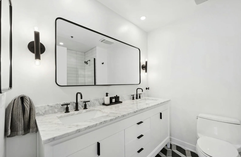 125 E 13th Street - Photo 11