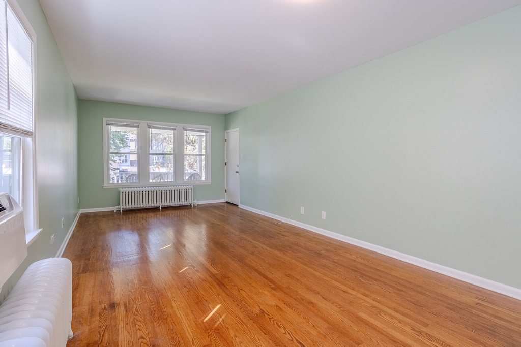 5515 N Monitor Avenue - Photo 2