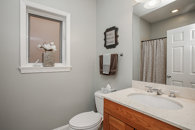 3836 N Janssen Avenue - Photo 12