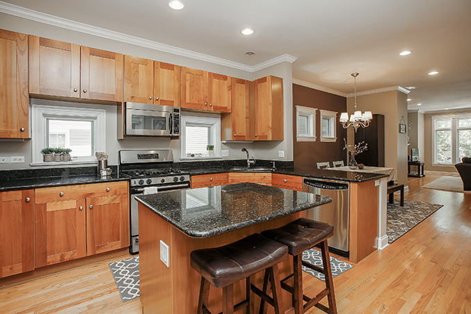 3836 N Janssen Avenue - Photo 3