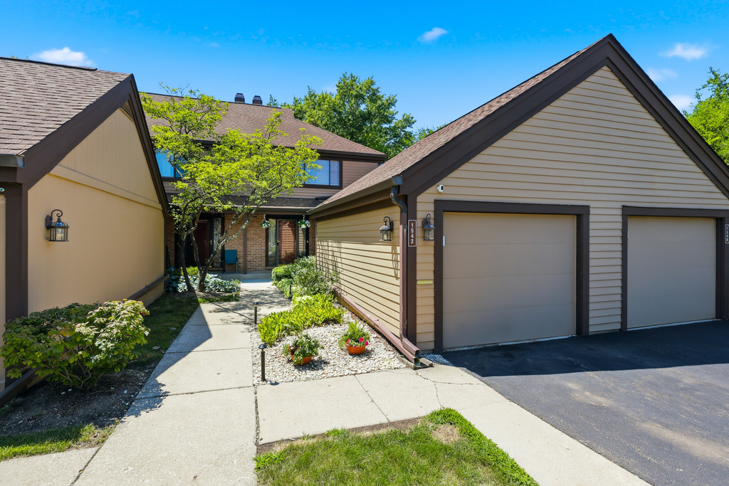 1542 Anderson Lane - Photo 0