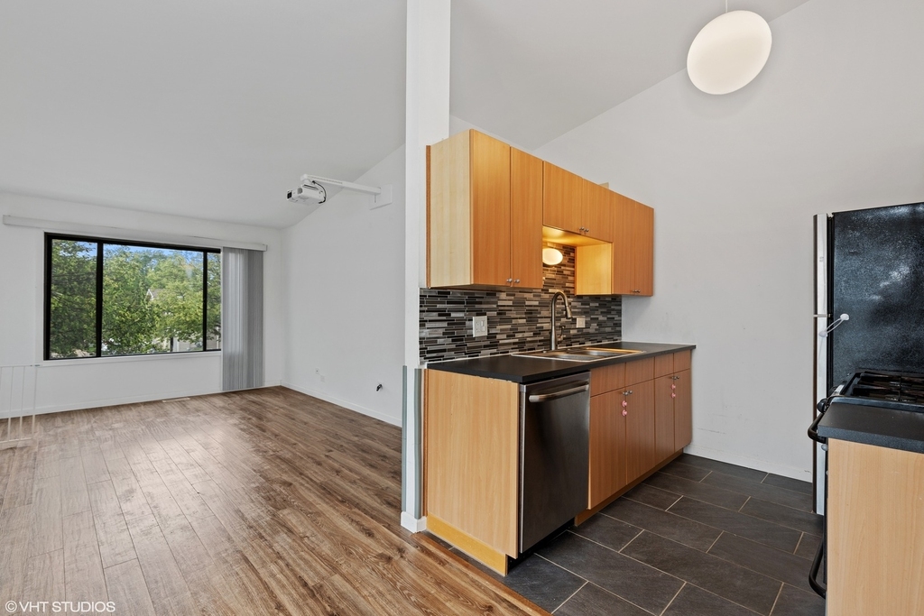 415 Tyler Court - Photo 3