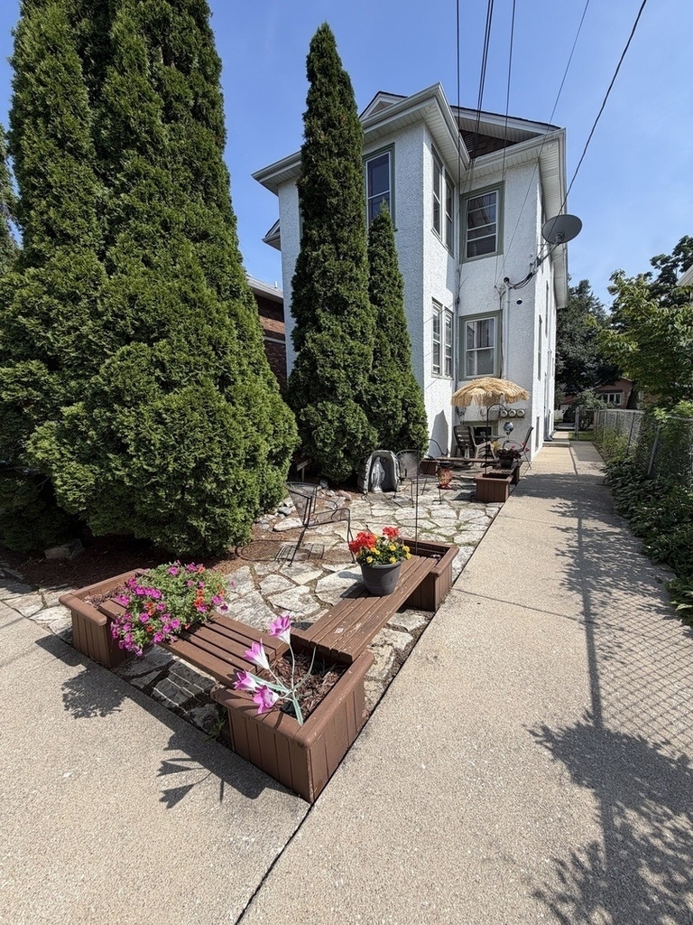 9002 Sheridan Avenue - Photo 3