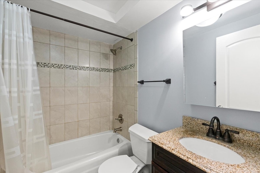 541 W Oakdale Avenue - Photo 9