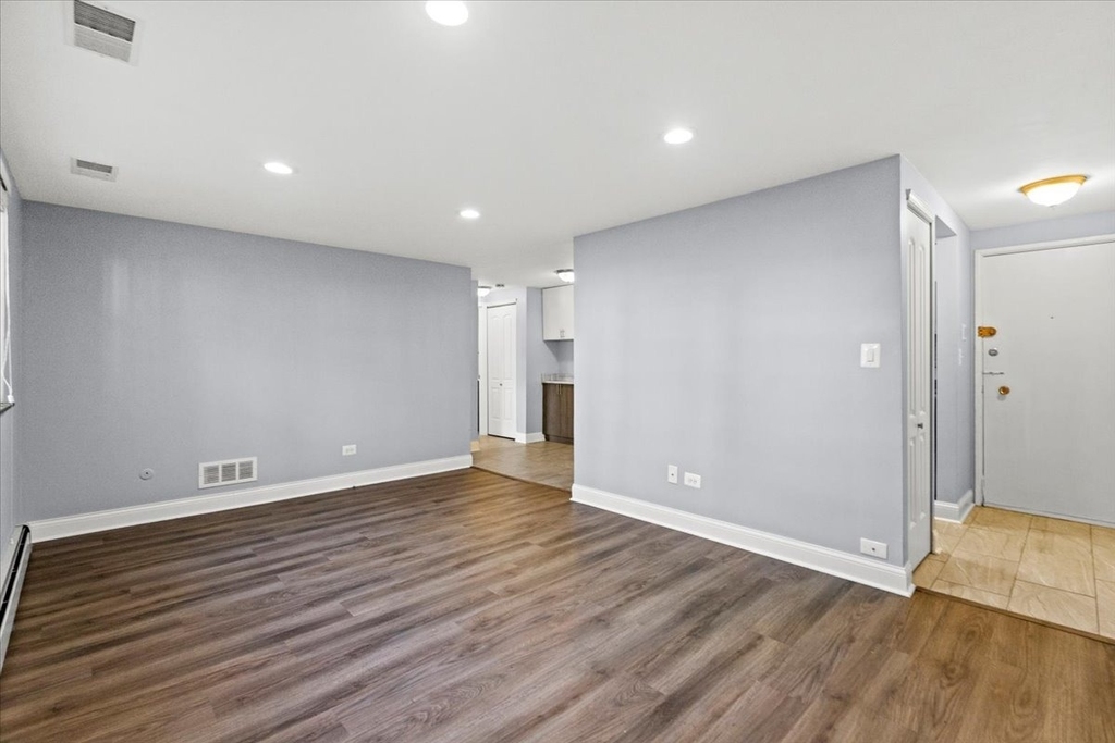 541 W Oakdale Avenue - Photo 7