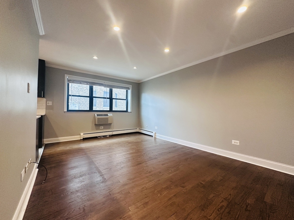 541 W Oakdale Avenue - Photo 5