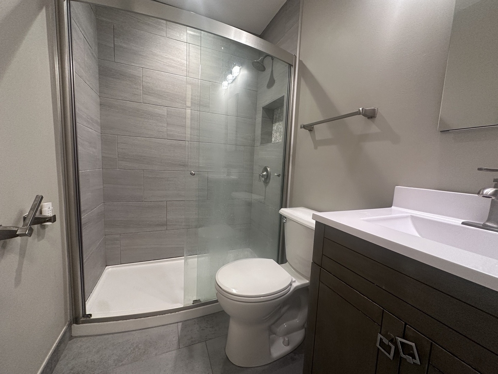 541 W Oakdale Avenue - Photo 5