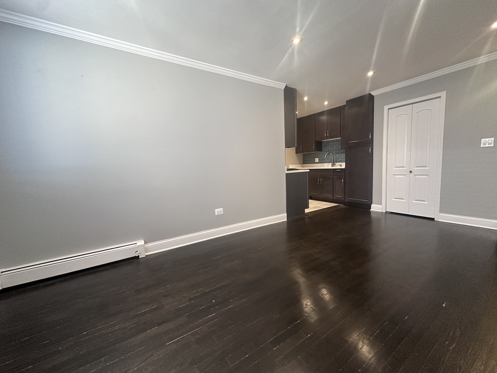 541 W Oakdale Avenue - Photo 4
