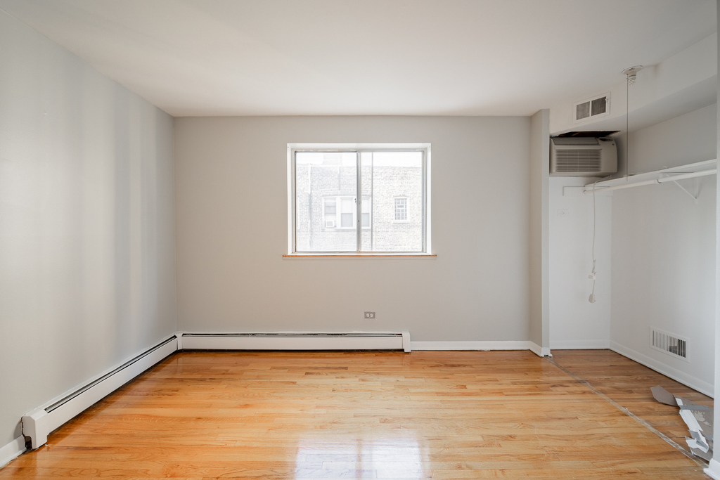 541 W Oakdale Avenue - Photo 12