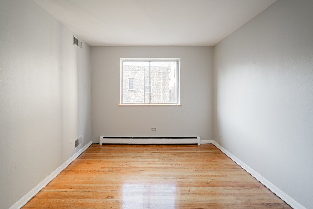 541 W Oakdale Avenue - Photo 8