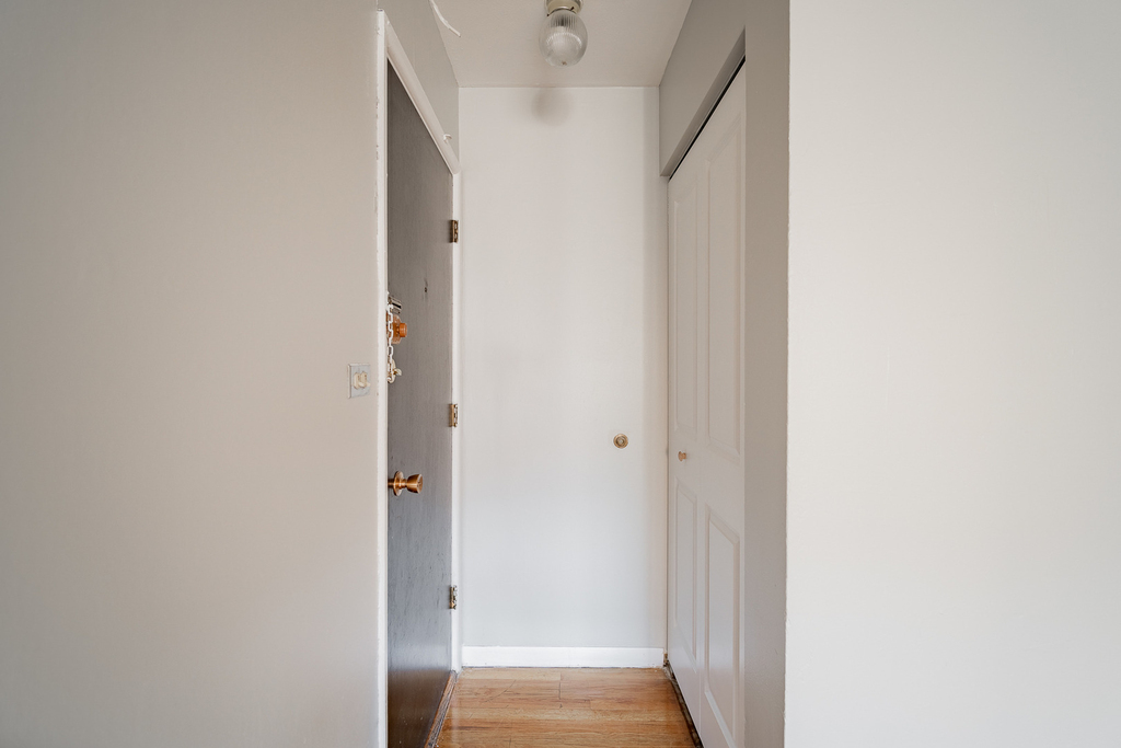 541 W Oakdale Avenue - Photo 4