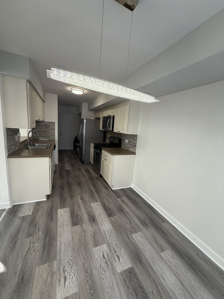 371 Wisteria Drive - Photo 3