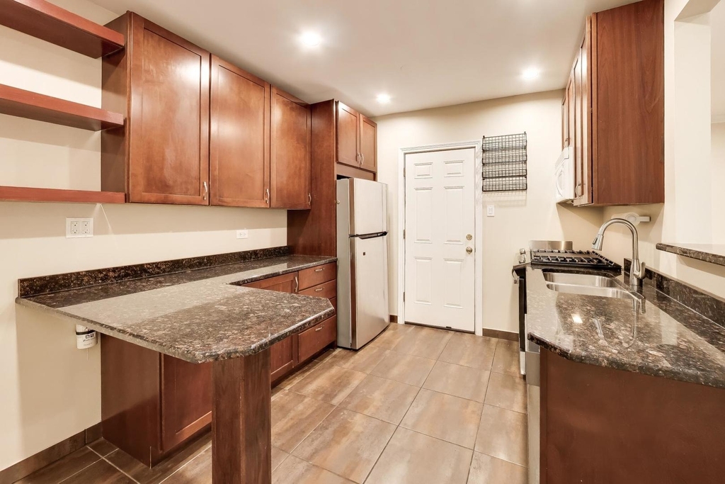 1106 W Montana Street - Photo 8