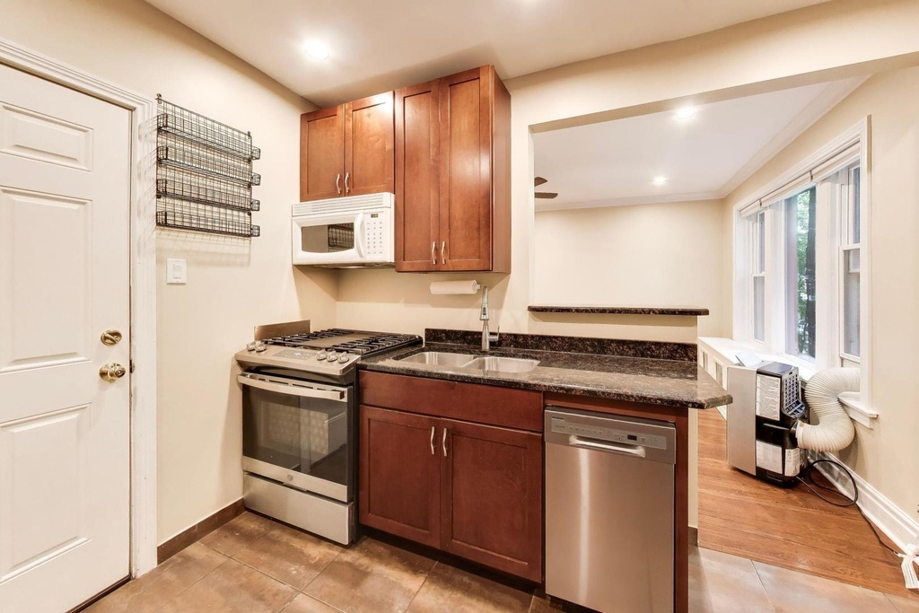 1106 W Montana Street - Photo 9