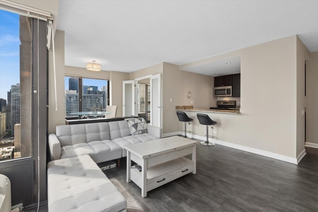 30 E Huron Street - Photo 3