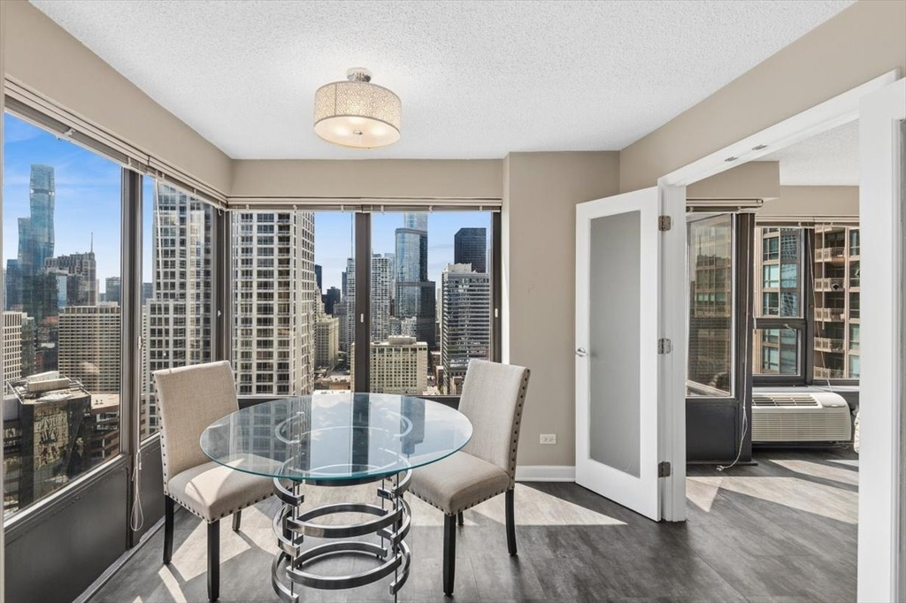 30 E Huron Street - Photo 5
