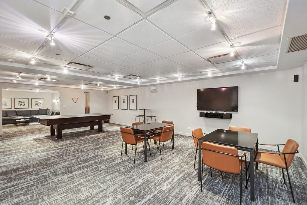 30 E Huron Street - Photo 23