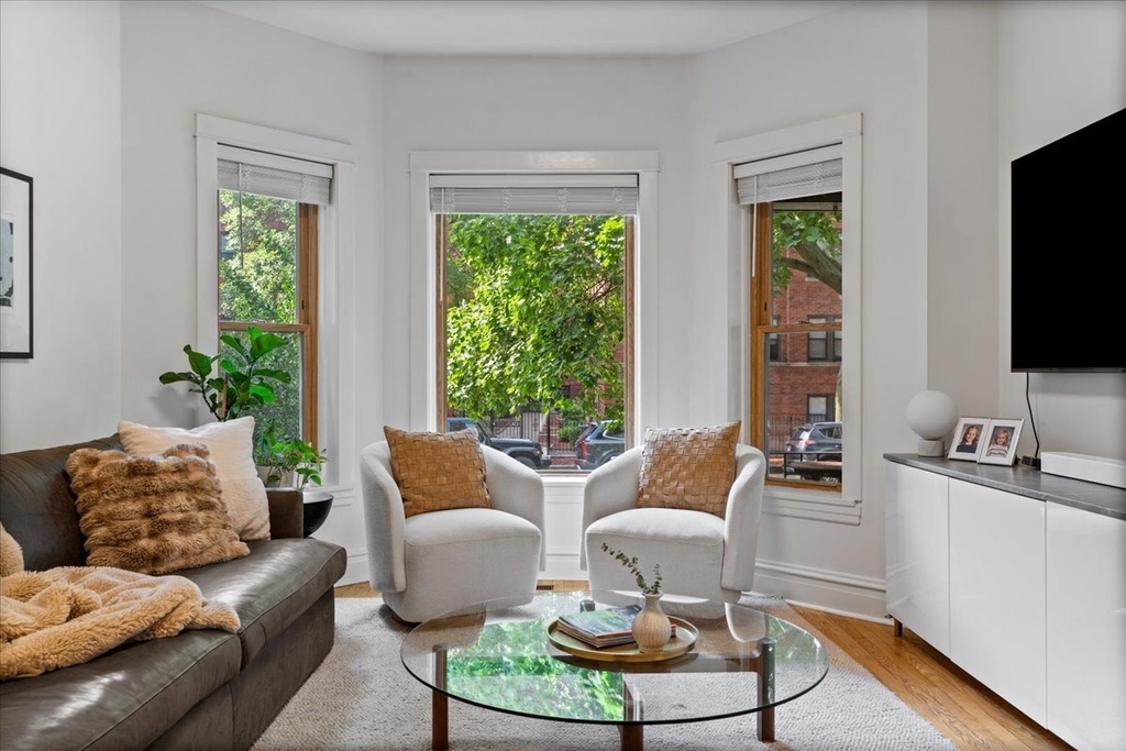 2206 W Eastwood Avenue - Photo 2