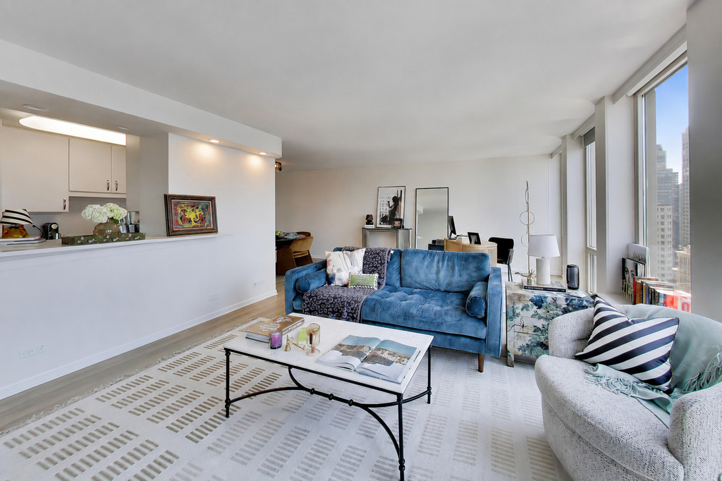 111 E Chestnut Street - Photo 22