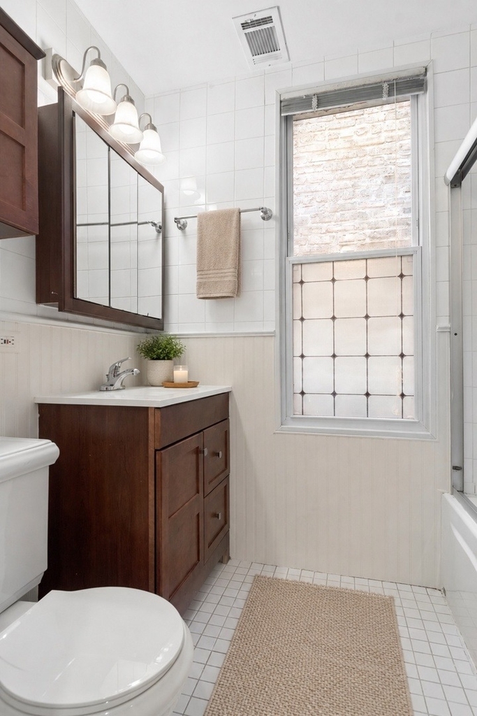 2838 N Sheffield Avenue - Photo 12