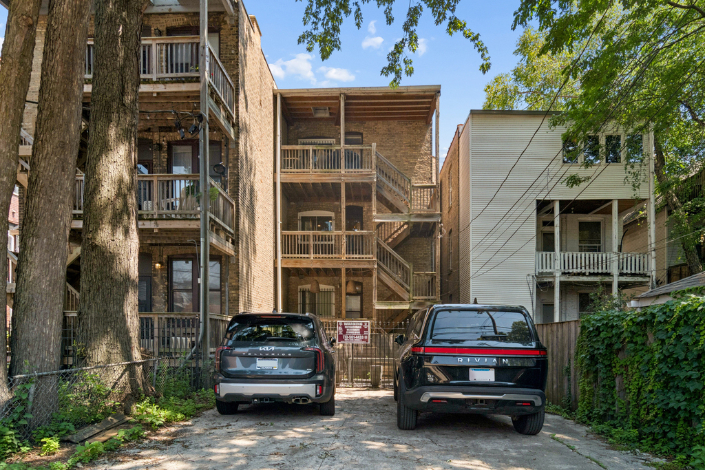 2838 N Sheffield Avenue - Photo 15