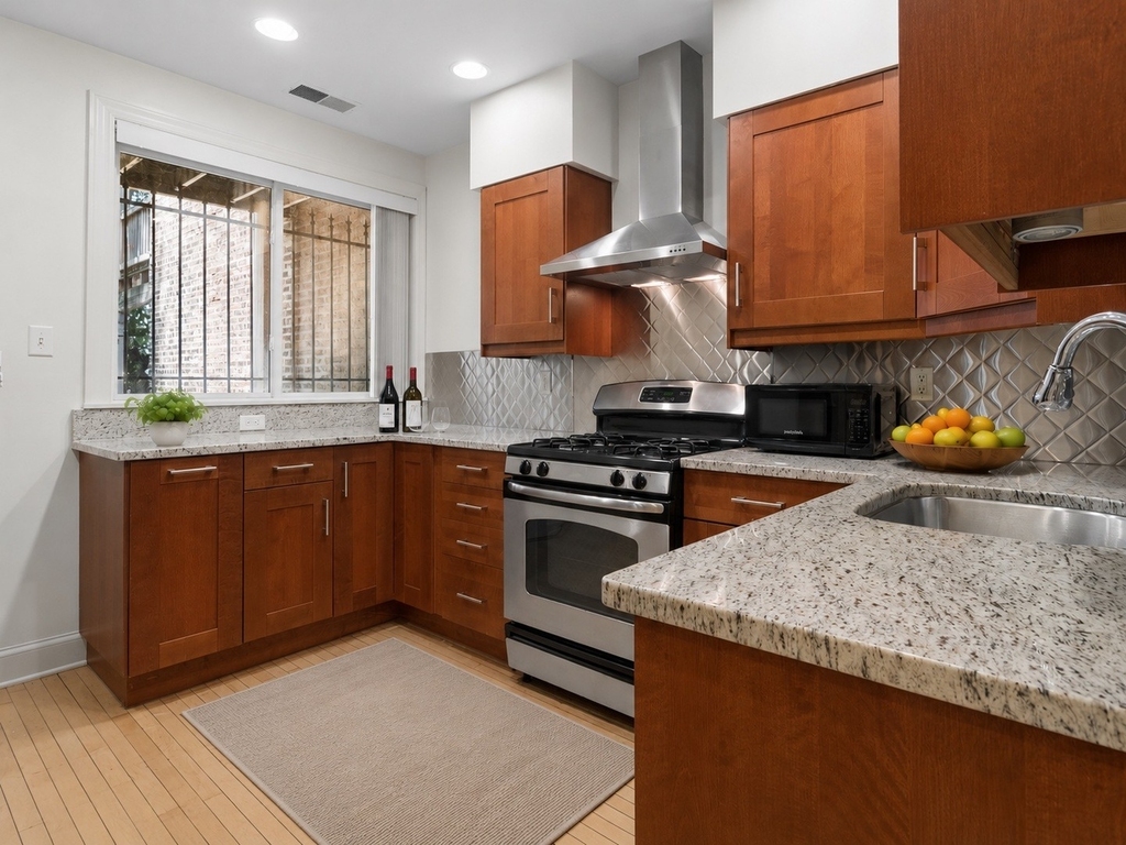 2838 N Sheffield Avenue - Photo 8