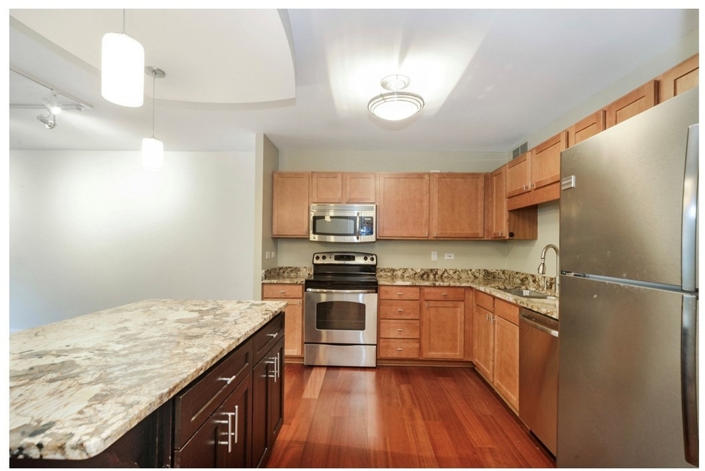 211 E Ohio Street - Photo 6