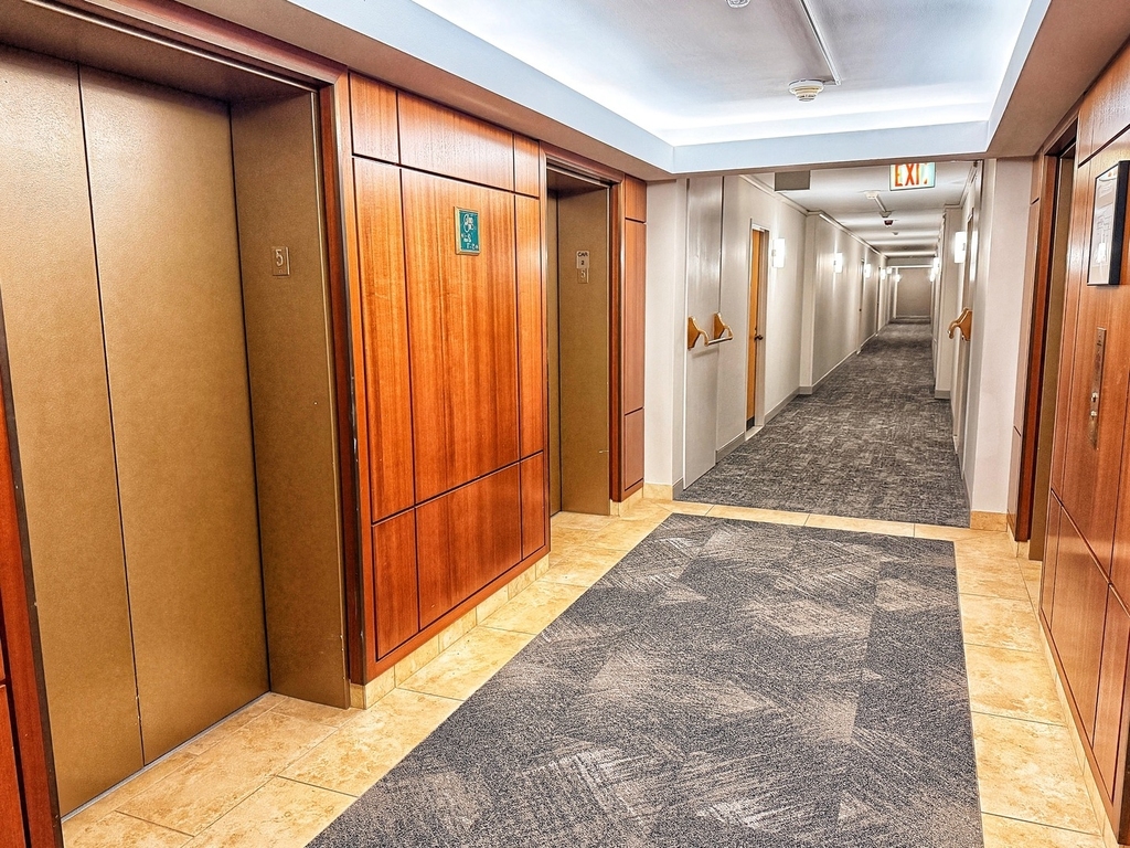 211 E Ohio Street - Photo 4