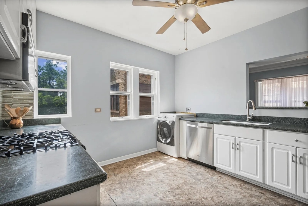 906 Oakton Street - Photo 13