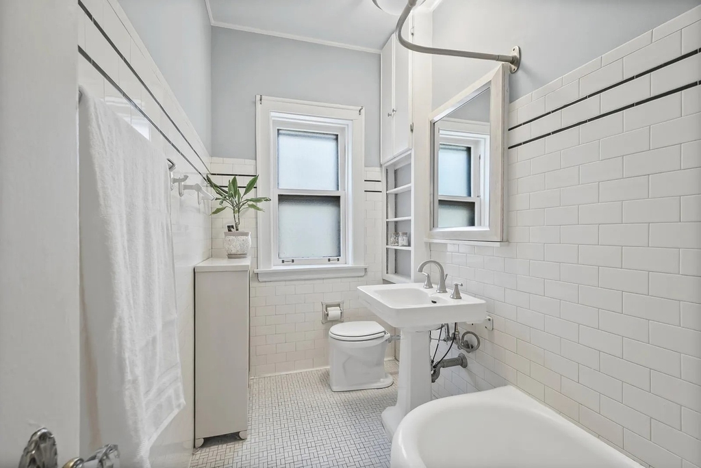 906 Oakton Street - Photo 18