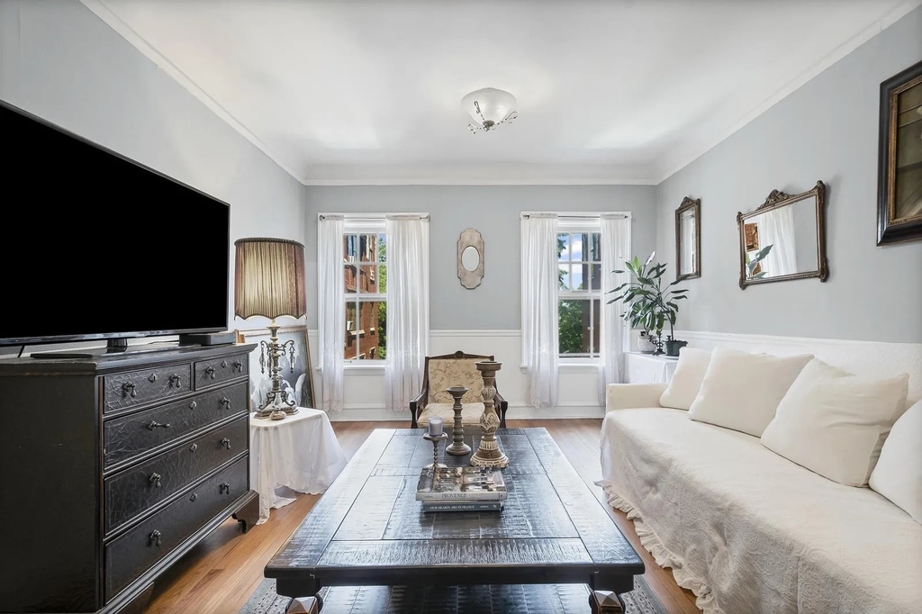 906 Oakton Street - Photo 7