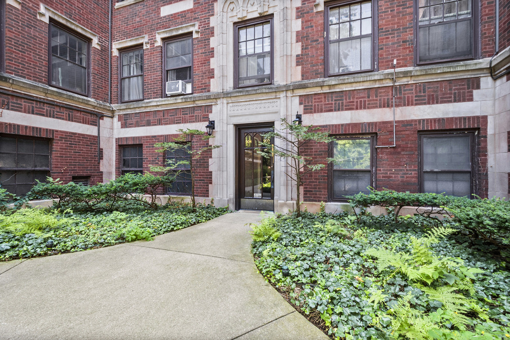 906 Oakton Street - Photo 0