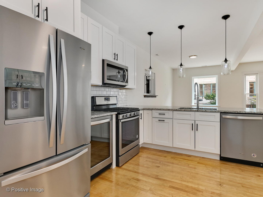 1618 W Chicago Avenue - Photo 7