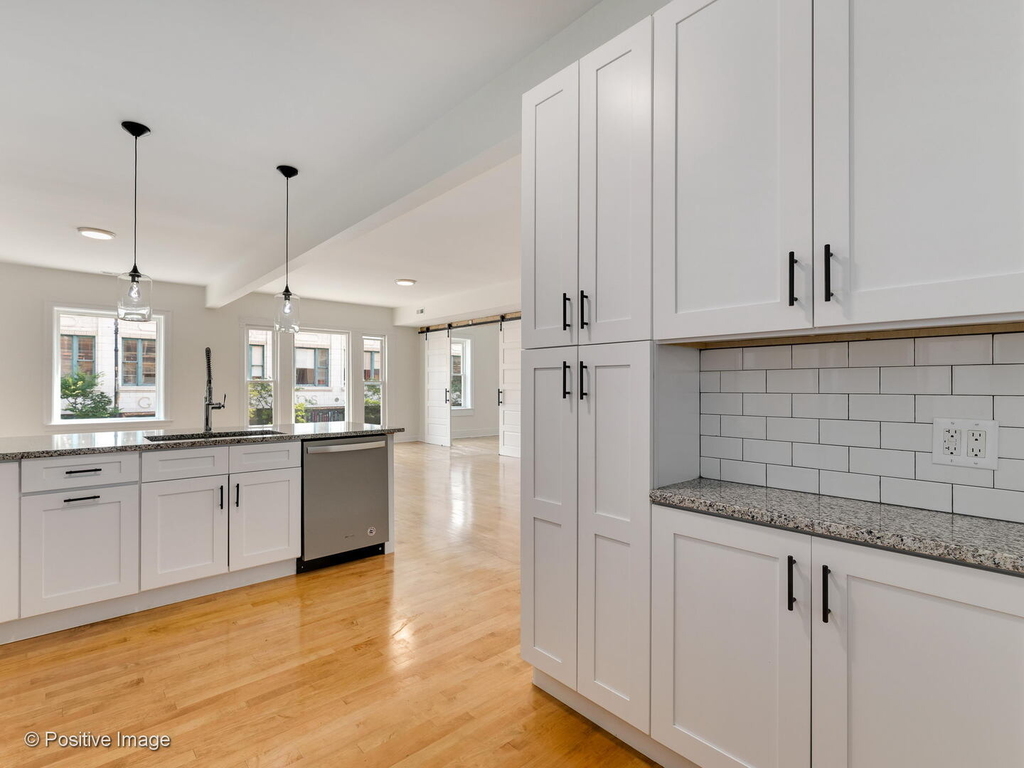 1618 W Chicago Avenue - Photo 8