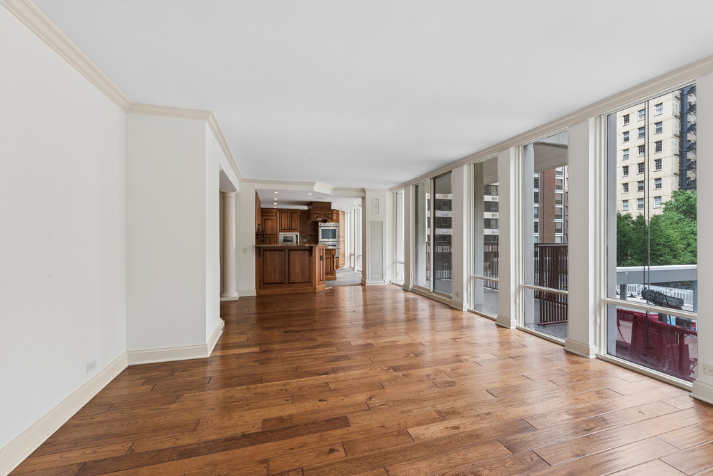 200 E Delaware Place - Photo 11