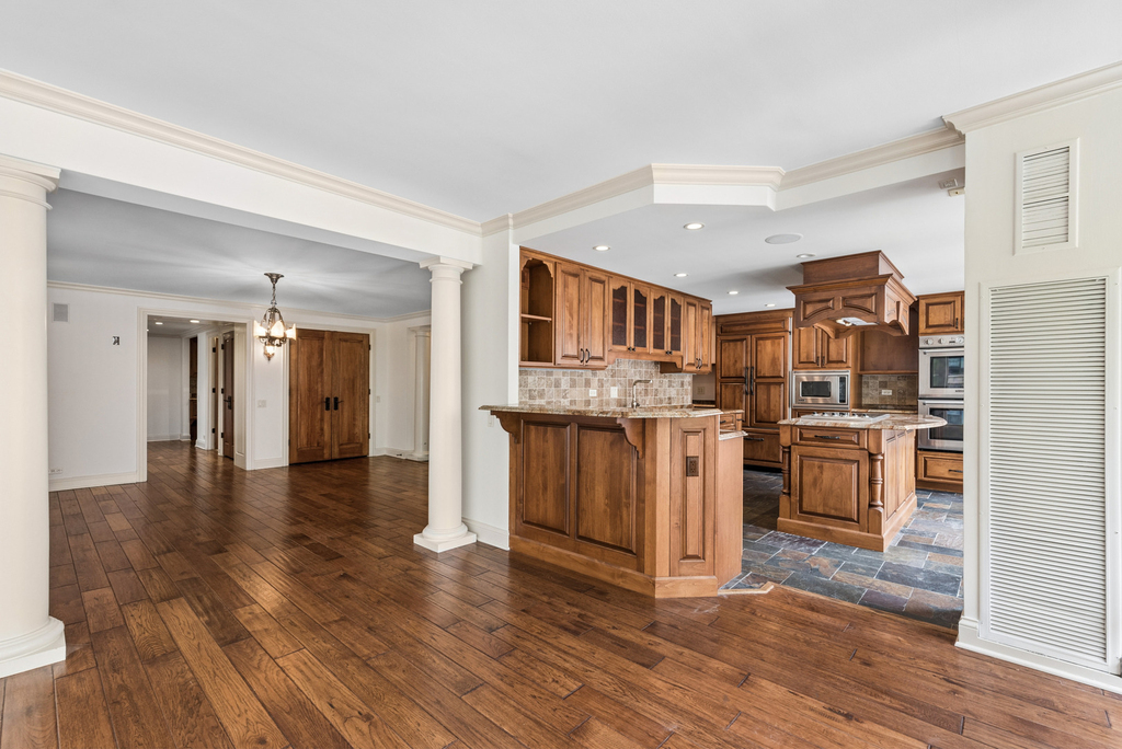 200 E Delaware Place - Photo 7
