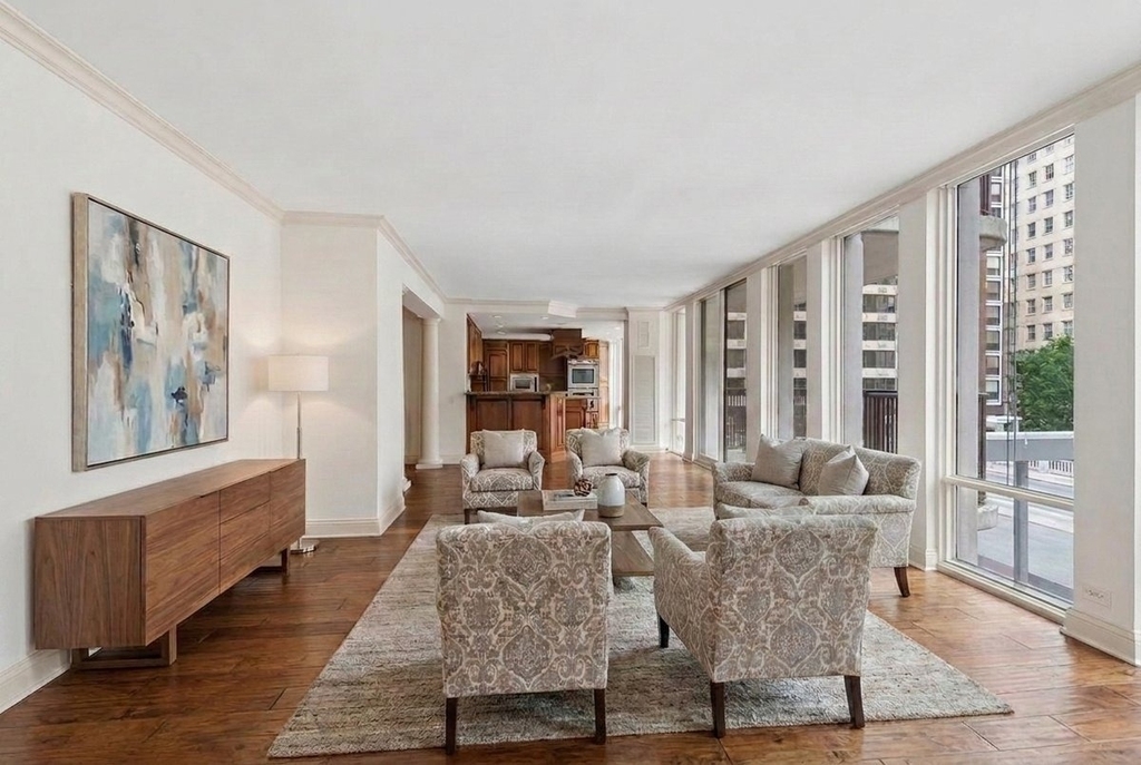 200 E Delaware Place - Photo 10