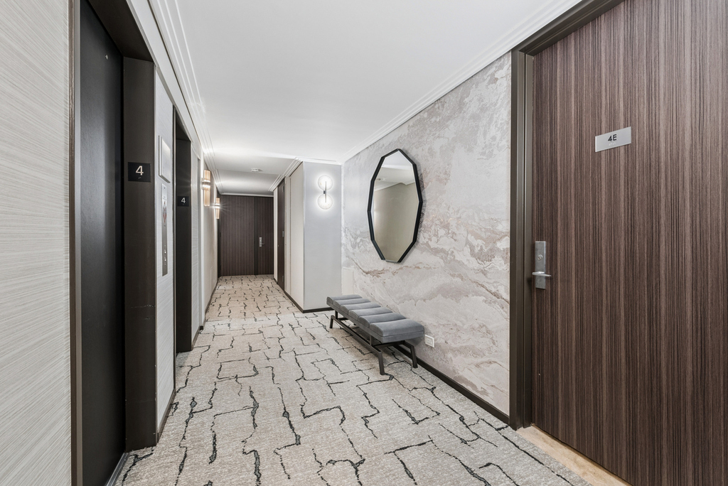 200 E Delaware Place - Photo 3