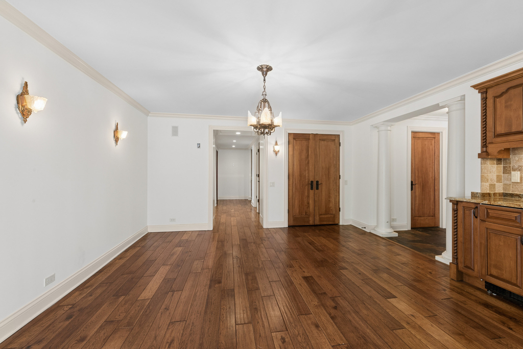 200 E Delaware Place - Photo 8