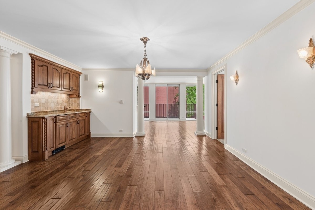 200 E Delaware Place - Photo 16