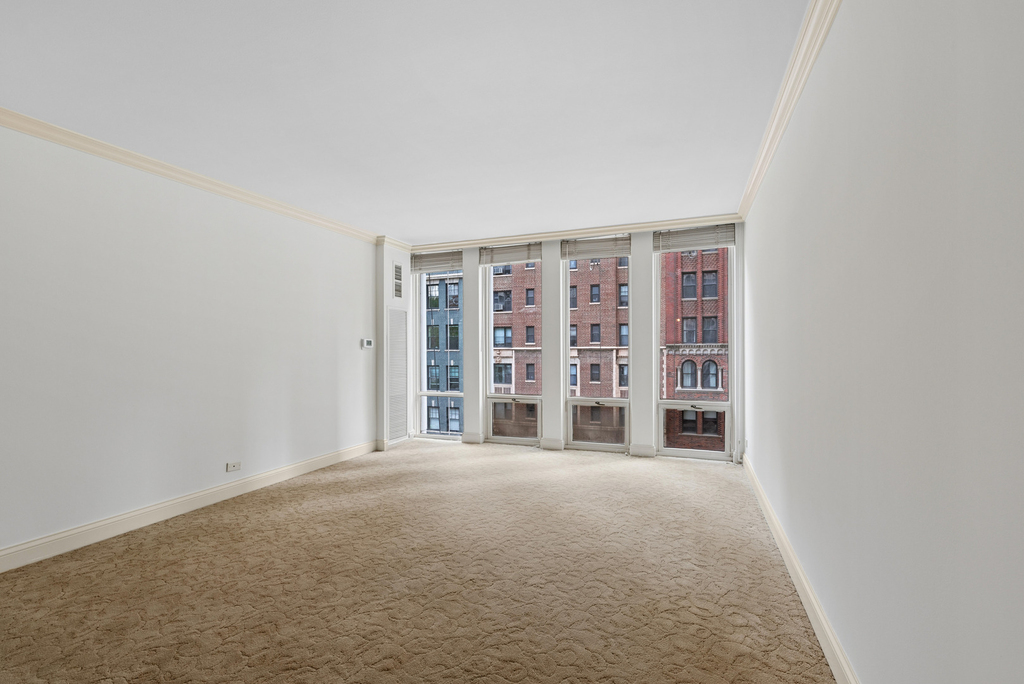200 E Delaware Place - Photo 22