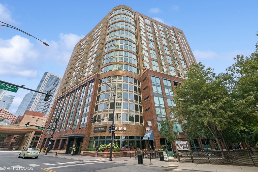 600 N Kingsbury Street - Photo 0