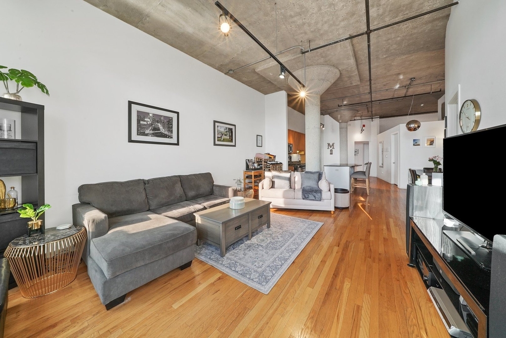 900 N Kingsbury Street - Photo 5