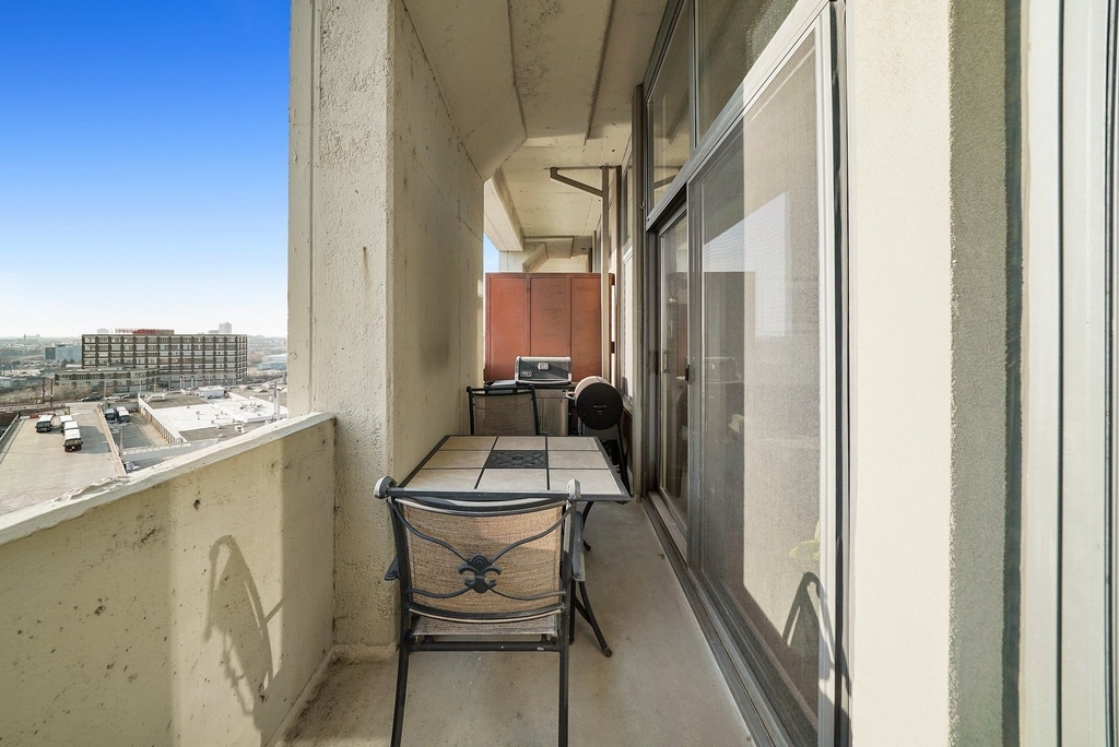 900 N Kingsbury Street - Photo 4