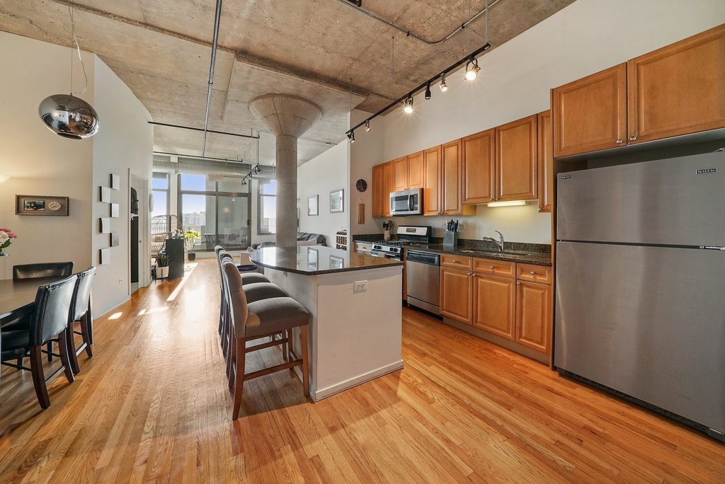 900 N Kingsbury Street - Photo 7