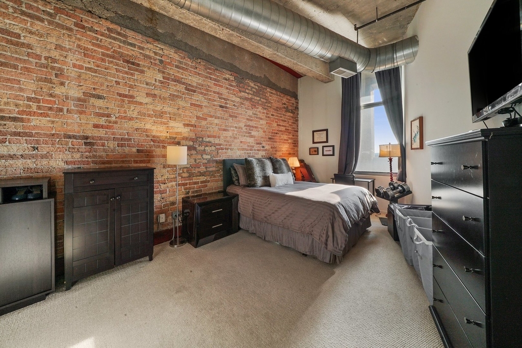 900 N Kingsbury Street - Photo 9