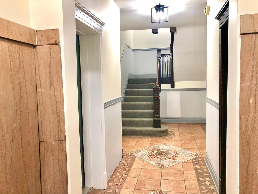 5623 S Prairie Avenue - Photo 1