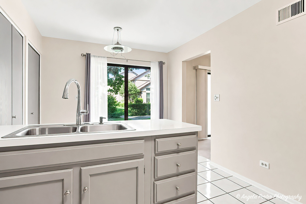 246 Shadowbend Drive - Photo 6
