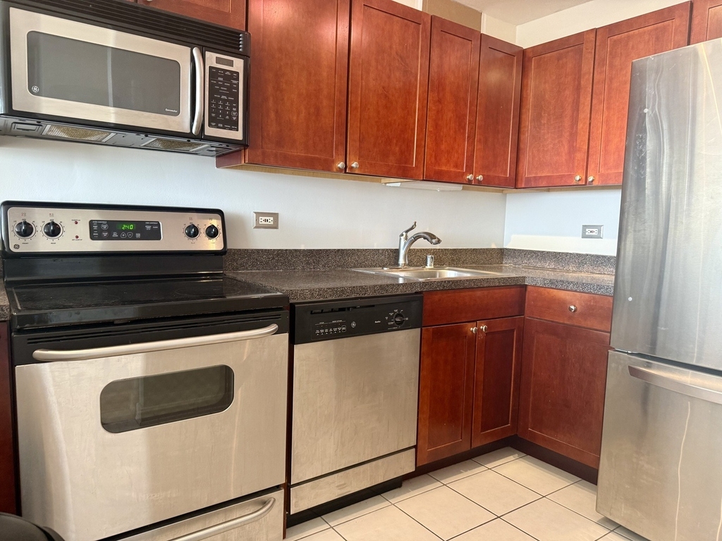 655 W Irving Park Road - Photo 11